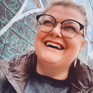 Meet your Posher, Kayla